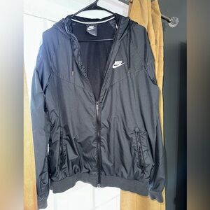 SOLD *****Very nice Nike wind jacket medium